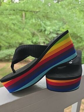 Rocket Dog Black Platform Flip Flops with Rainbow Striped Wedge